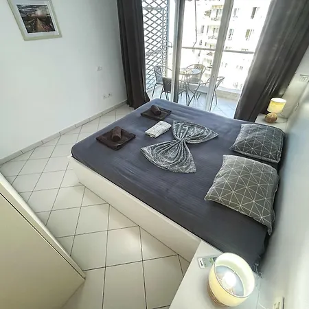 Marina Light Escape A28 * Durrës